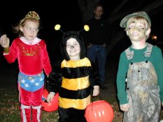 halloween 2003 4.JPG (12781 bytes)